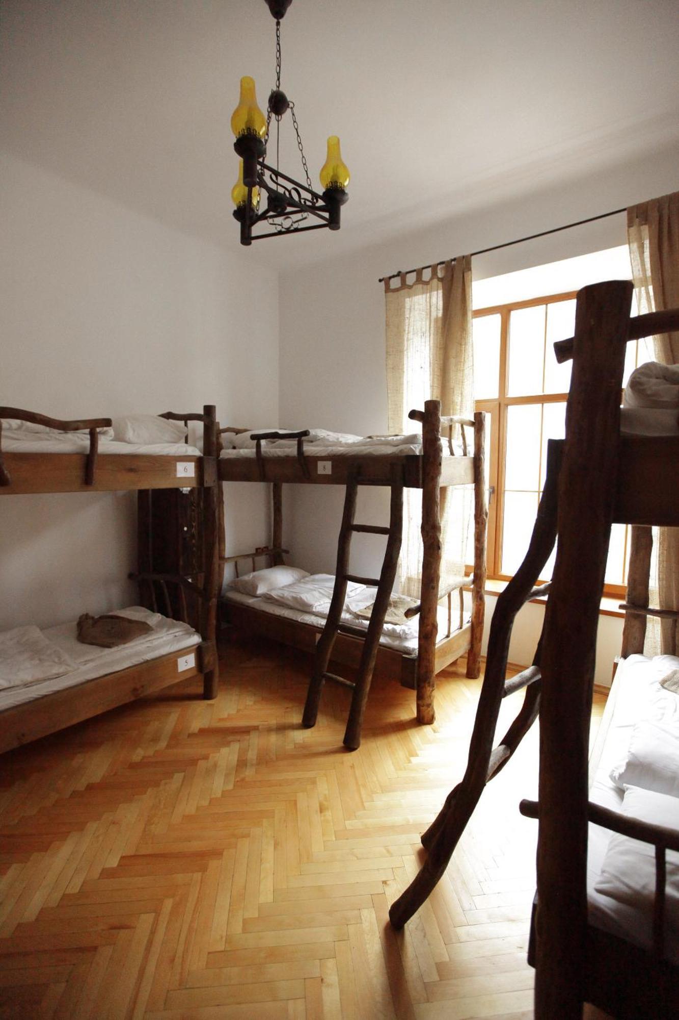 Ghostel - Medieval Hostel Lviv Extérieur photo