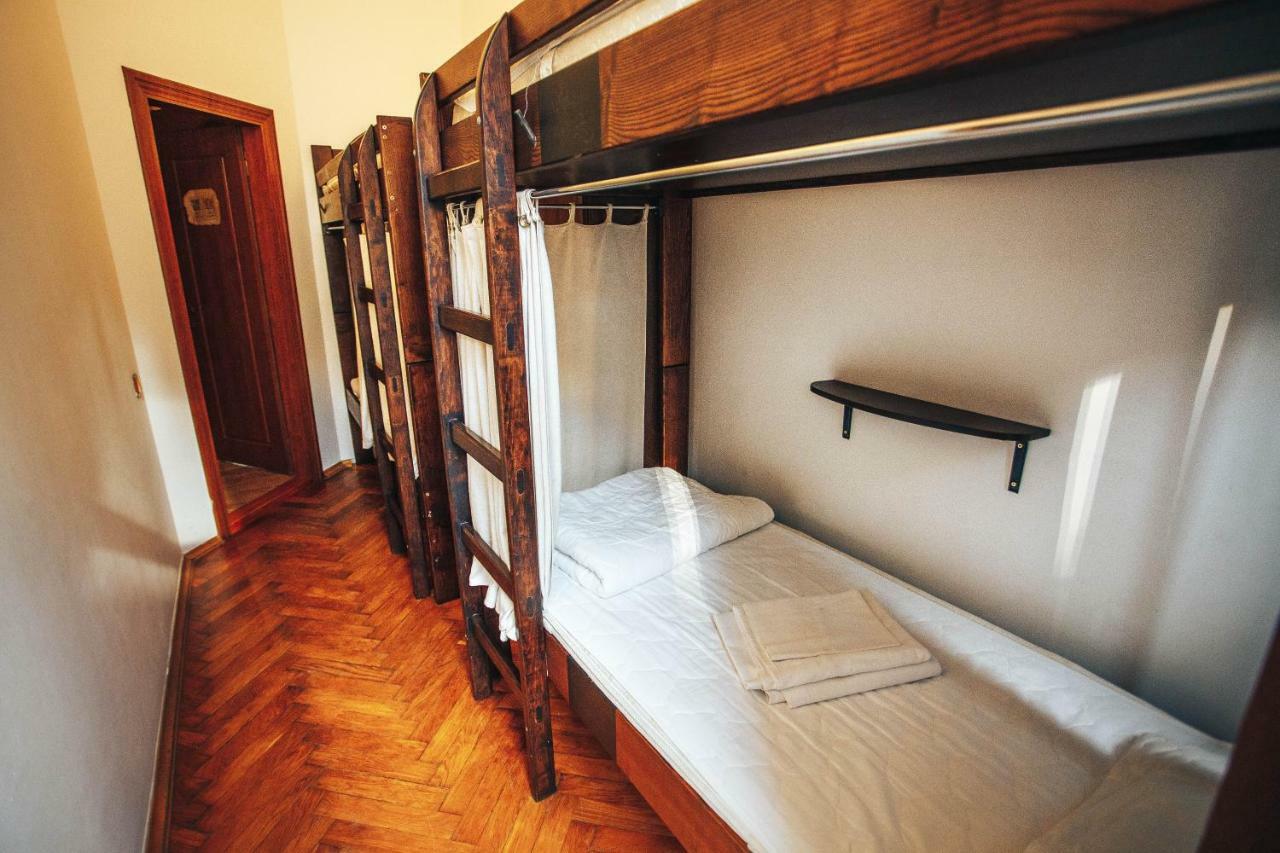 Ghostel - Medieval Hostel Lviv Extérieur photo