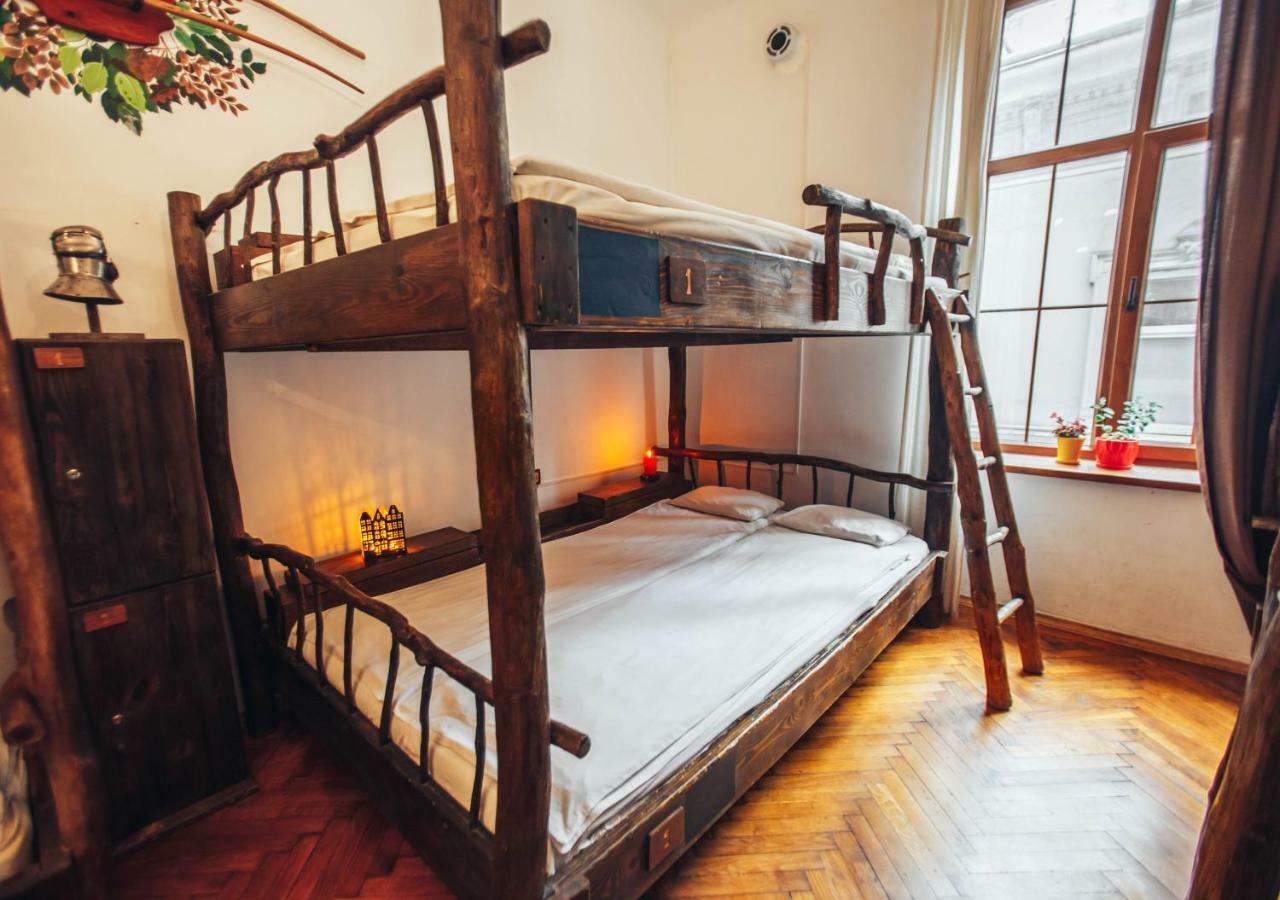Ghostel - Medieval Hostel Lviv Extérieur photo
