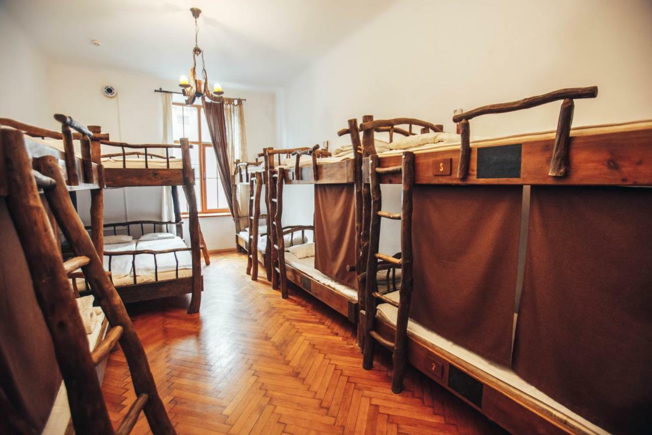 Ghostel - Medieval Hostel Lviv Extérieur photo